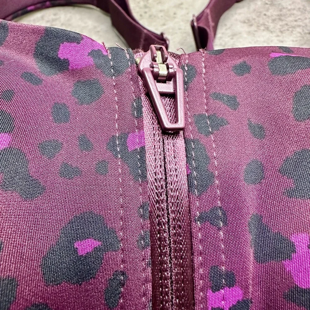 Victoria’s Secret “Sweat On Point” Sports Bra – NWT – 36DD - Picture 2 of 6